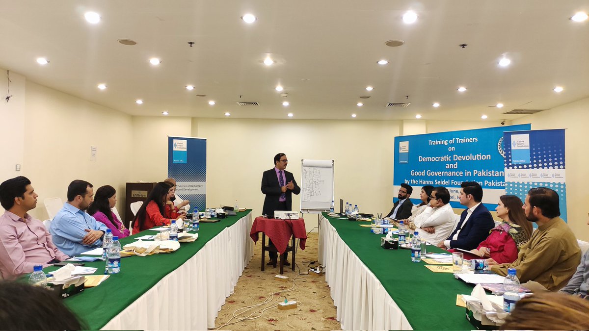 HSF_Pakistan's tweet photo. Decentralisation, sharing of powers and responsibilities is vital for #GoodGovernance in #Pakistan - Mr. @ChandioJami during @Asia_HSF's Training of Training on #DemocraticDevolution https://t.co/sTdGwkwJFd