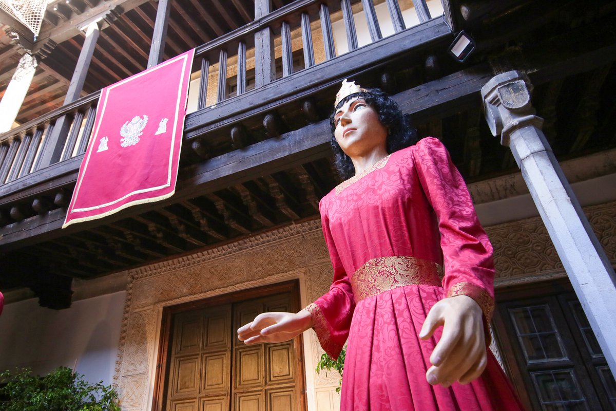 ¡Feliz día del #Corpus! 

La ciudad de #Toledo celebra su fiesta grande en este jueves. Una Festividad del Corpus que es festivo en toda #CLM. No obstante, la Exposición del VIII Centenario de Alfonso X el Sabio se puede visitar en su horario habitual: 10 a 18h