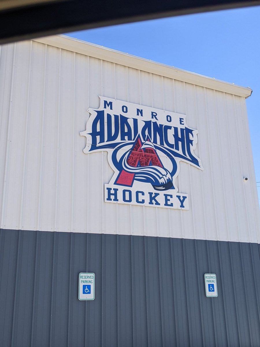TMossDurantula's tweet photo. @Avalanche did y'all know a community team in Wisco stole the logo?? LMAO 🤣 https://t.co/JvOHJEh99X