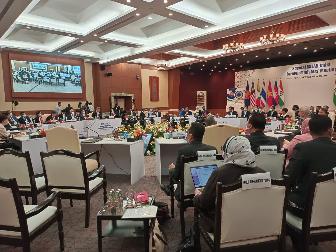 MayWongST's tweet photo. Seems #ASEAN has stayed true to its decision of excluding #Myanmar #military foreign minister from special ASEAN-#India meeting now underway in New Delhi. Myanmar military seat left empty. Military banned since last year for no progress in 5-point plan #WhatsHappeninglnMyanmar https://t.co/Xl5sYfXlBf