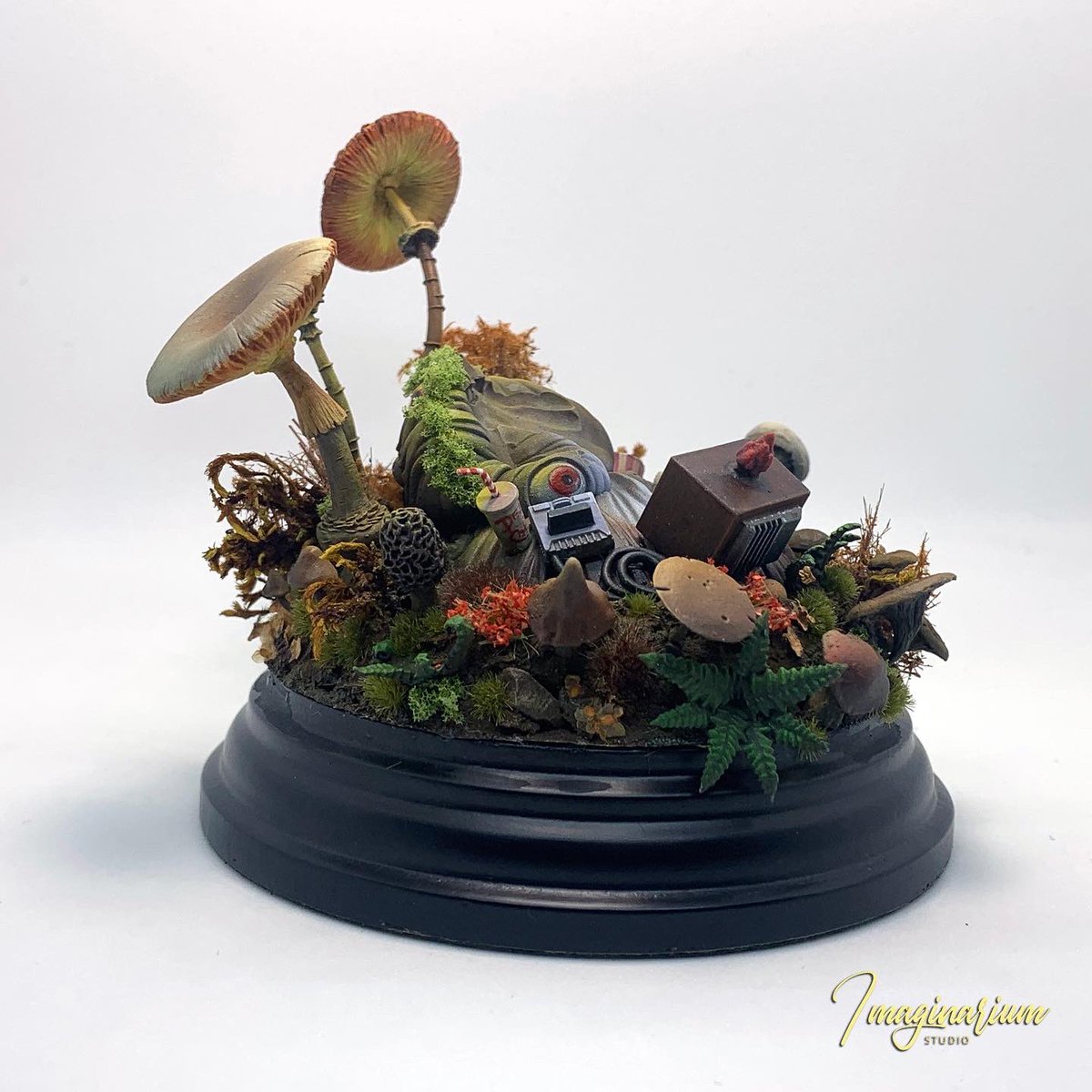 Imaginarium_M_P's tweet photo. The base is ready! But... ready for what? Guess who!
#kingdomdeathmonster #paintingkingdomdeath #pinupofdeath #miniaturepainting #paintingminiatures #modelpainting #fantasy #paintingminis #colorum #wargaming #miniatures #miniatureart #kolinsky #detail @kingdomdeath https://t.co/PfLyCvS3xR