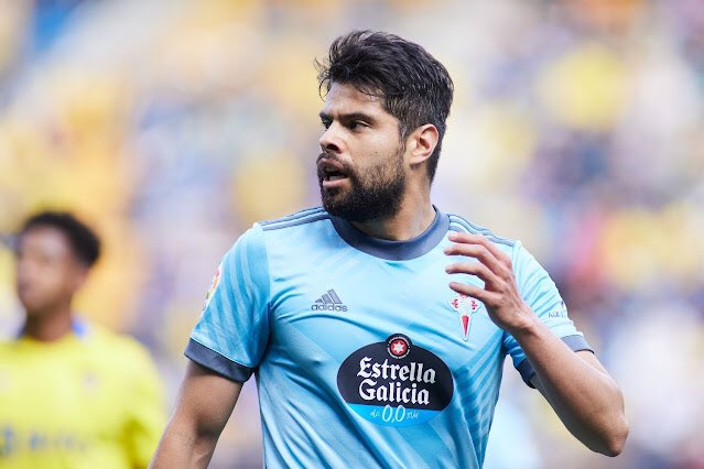 ☎️ NÉSTOR ARAÚJO

  💣 Principio de acuerdo entre Club América 🇲🇽 y <a href="/RCCelta/">Celta</a> para el traspaso del central olívico

  🔥 Sólo faltarían detalles contractuales y la firma del jugador para confirmar la marcha del central a su país natal

[🗞 ESPN]