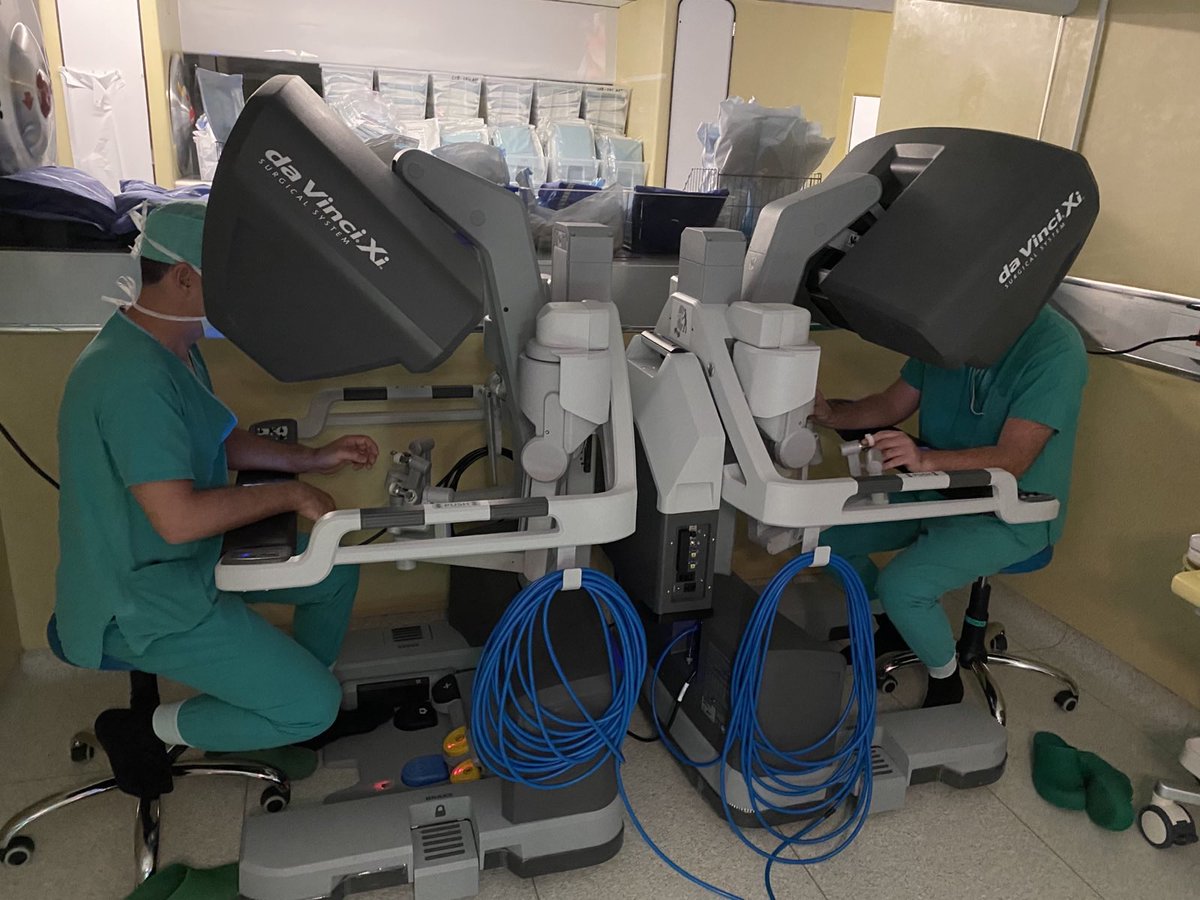 grosekjan's tweet image. Fantastic work of our team at @ukclj. This week 3 #roboticoperations:
Another total gastrectomy by @prsever and #FIRST 2 distal pancreatectomies by @Miha5ric 

#No1team #hardworkpaysoff #daVinciXI