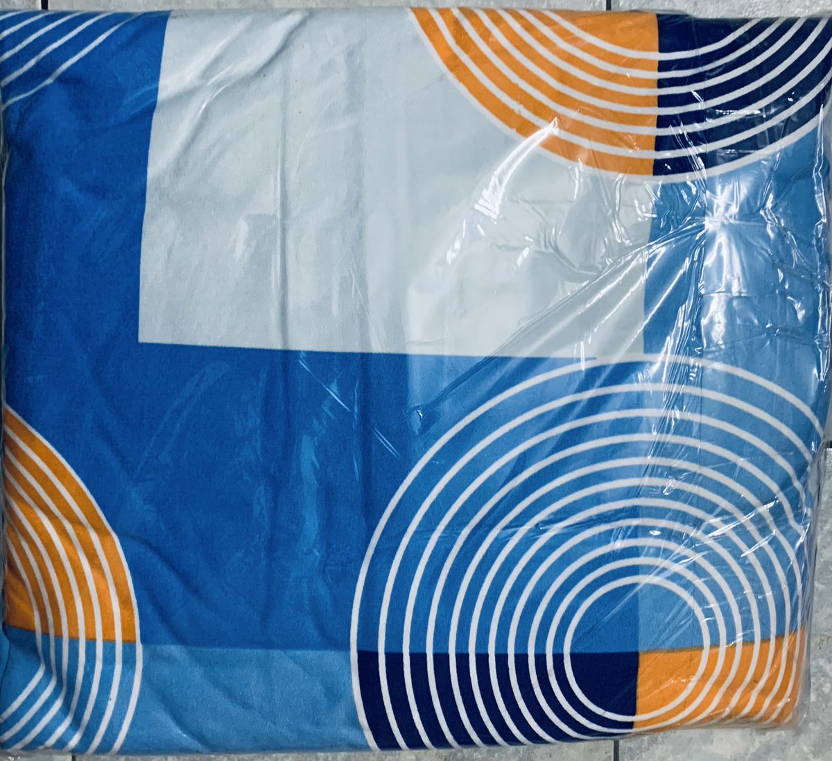 Profitez mieux de votre chaleur et de celle de l’autre… Ayez de nouveaux accessoires pour… 
01 70 35 51 31
Complet drap + ouss + 2/4taies.