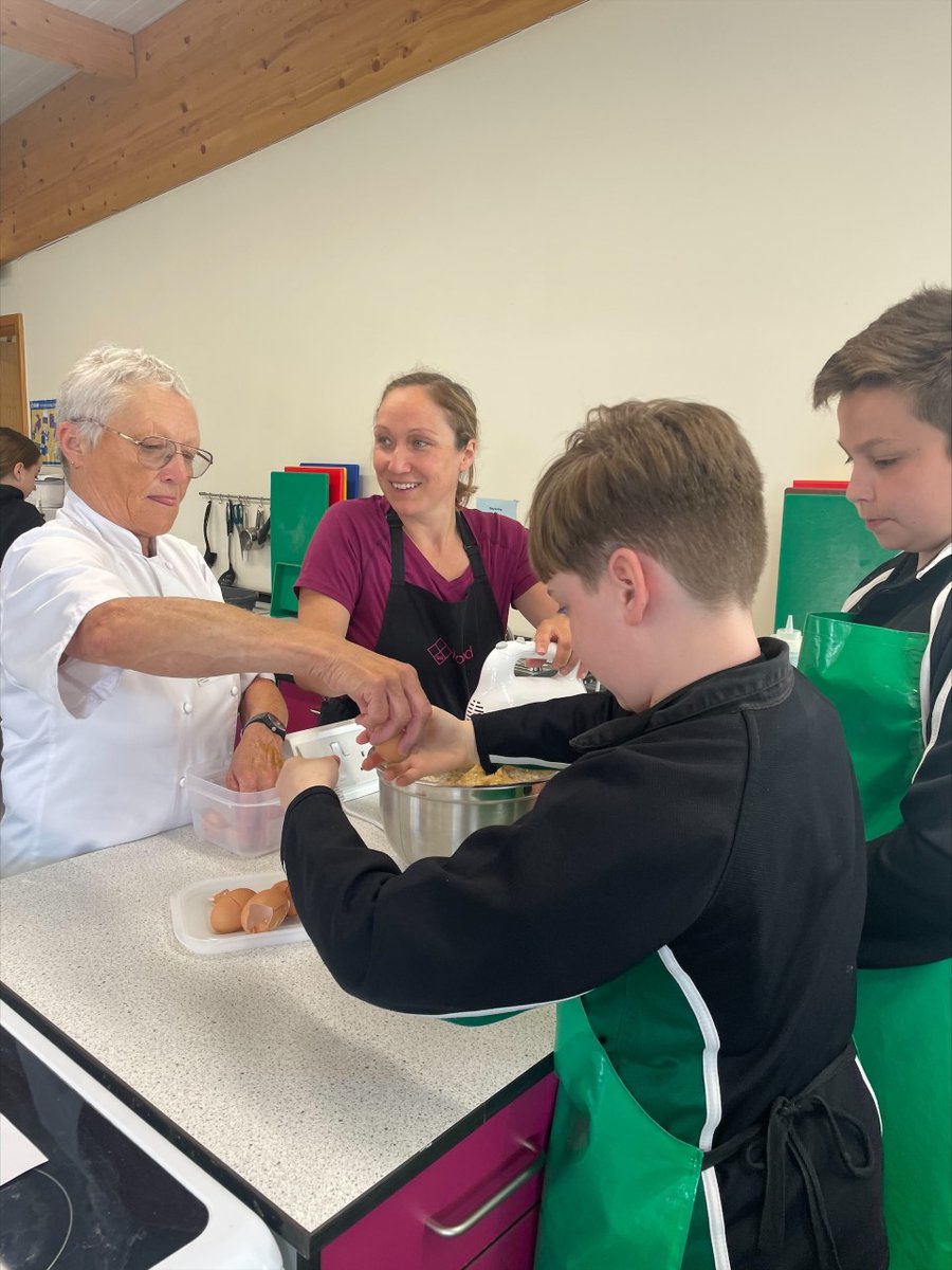 Queen Elizabeth School, Kirkby Lonsdale (@qes_kl) on Twitter photo Yes Chef! Nurture Group enjoyed a catering workshop delivered by Trish <a href="/KendalCulinary/">Kendal College Hospitality & Catering</a>, we all loved it especially the ginger flapjack! Yes Chef! Nurture Group enjoyed a catering workshop delivered by Trish <a href="/KendalCulinary/">Kendal College Hospitality & Catering</a>, we all loved it especially the ginger flapjack!