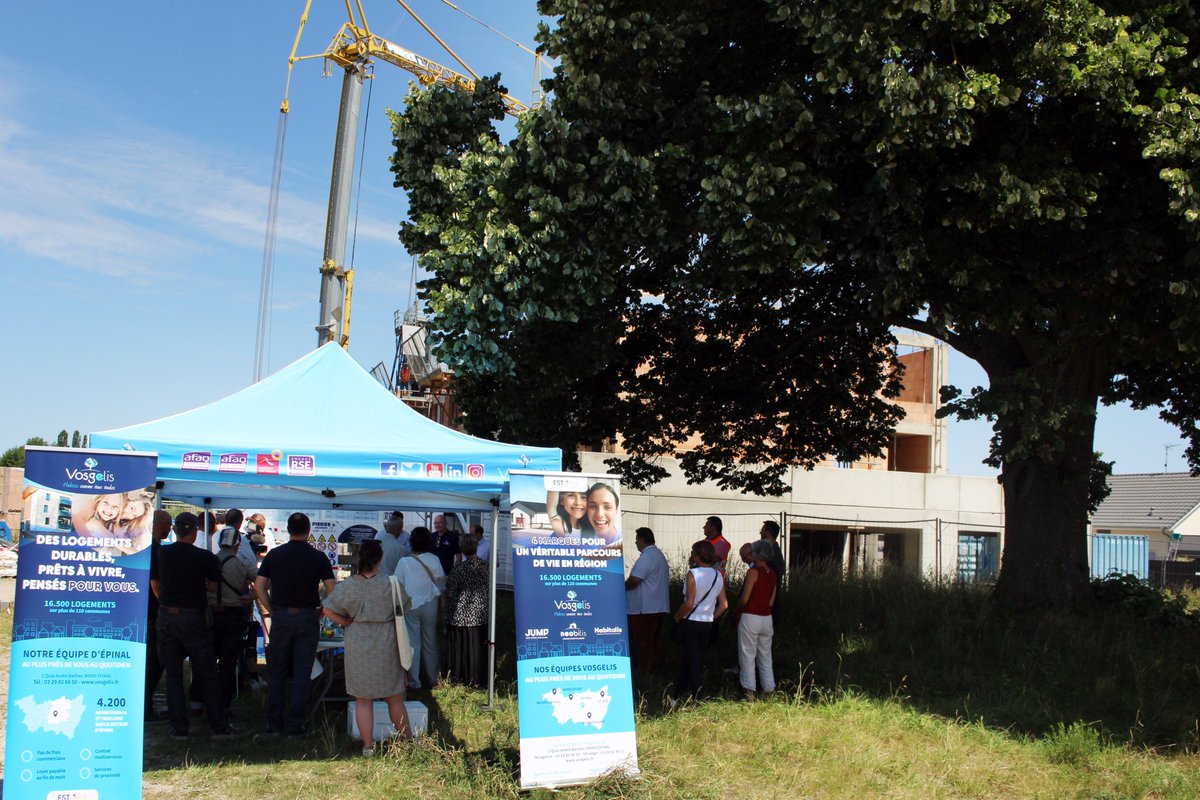 vosgelis's tweet photo. C'était hier à Thaon-les-Vosges : nous posions la première pierre d'une nouvelle résidence de 18 logements adaptés aux séniors. L'occasion de faire une belle photo d'équipe sous le tilleul centenaire que, grâce à un luxe de précautions, nous avons réussi à préserver sur le site. https://t.co/9cjbY1Je1M