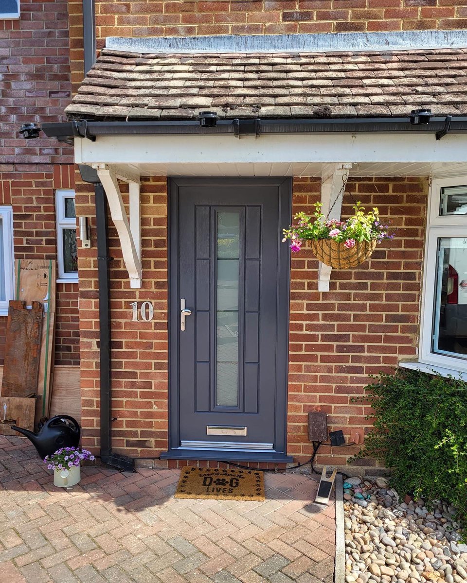 AdvancedExtPlas's tweet image. Stunning @rockdoorltd fitted today in Chandlers Ford.