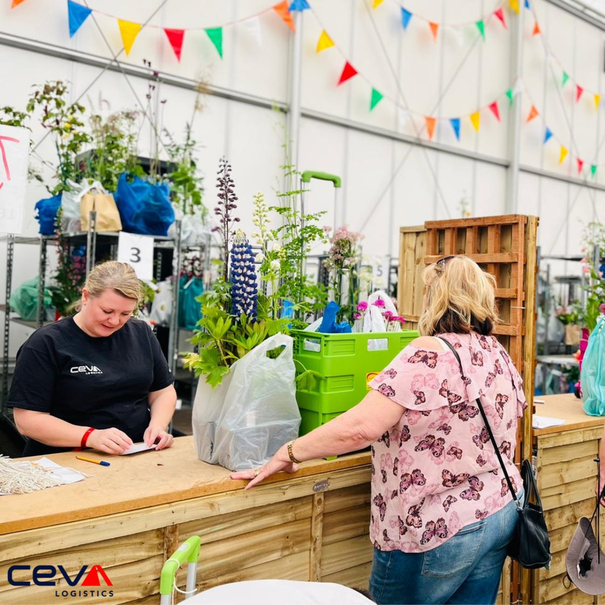 CEVAshowfreight's tweet photo. It's a beautiful day here at #bbcgardenersworldlive where our team at CEVA Showfreight are running the busy plant creche! Don't forget you can drop off your gorgeous new botanicals and come back and collect them at the end of the day. #gardenersworld #bbcgwl #necbirmingham https://t.co/p88pOXPagG