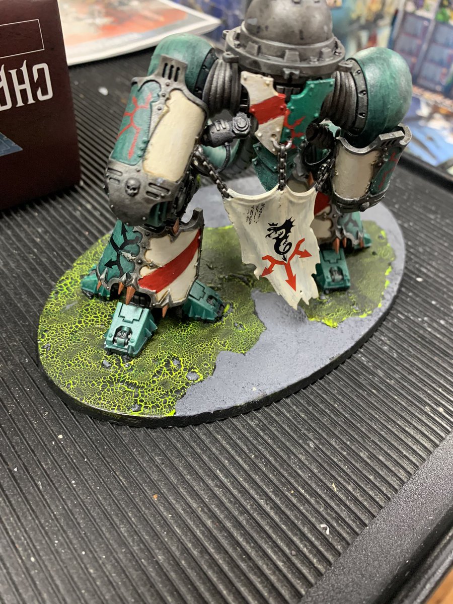 Almost done with this big chonky Chaos boi…
The taint is so strong in this infernal machine that the very ground it treads upon is polluted