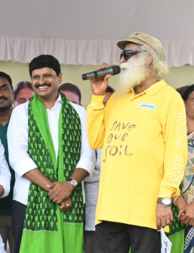 SantoshKumarBRS's tweet photo. We, The Family of #GreenIndiaChallenge immensely happy and proud to kick start another exciting year as we have completed 4 years in the service of Mother Nature and for the safer world of tomorrow. Into mighty 5th year with a bang.

#GIC 5.0 

1/2 https://t.co/kiPSecVqM0