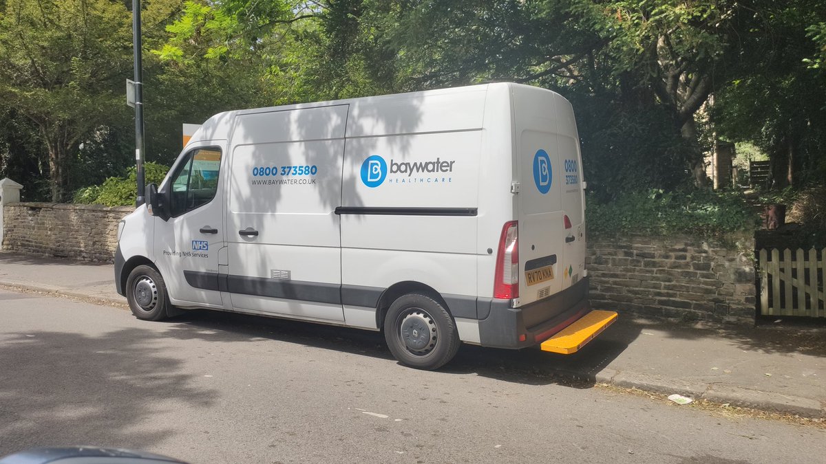 If only there was an empty parking bay and there was no need to park half on the pavement? @BaywaterHealth @NHS @NHSSheffieldCCG @YPLAC @ParkinginSheff