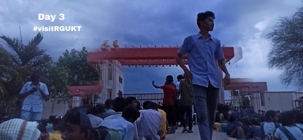 KalvaChaitanya's tweet photo. Recent 📸 from IIIT BASAR
Dear @KTRTRS sir,@SabithaindraTRS mam,@TelanganaCMO and @TelanganaDGP 
We are students
We are just protesting for our  rights which were promised by the government..we are not asking more than your promises..
#VisitRGUKT 
#ConsiderRGUKT 
@sgc_rguktb https://t.co/eiruCw2lj6