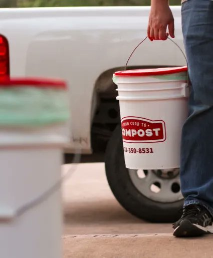 Driven by the idea that “our food waste is too good to waste”, Austin, Texas’ <a href="/Curb2Compost/">Curb2Compost</a> makes composting simple and quick! If you’re in the area and looking to join in on the compost community, try out their convenient curbside pickup services: buff.ly/3wPB8jR