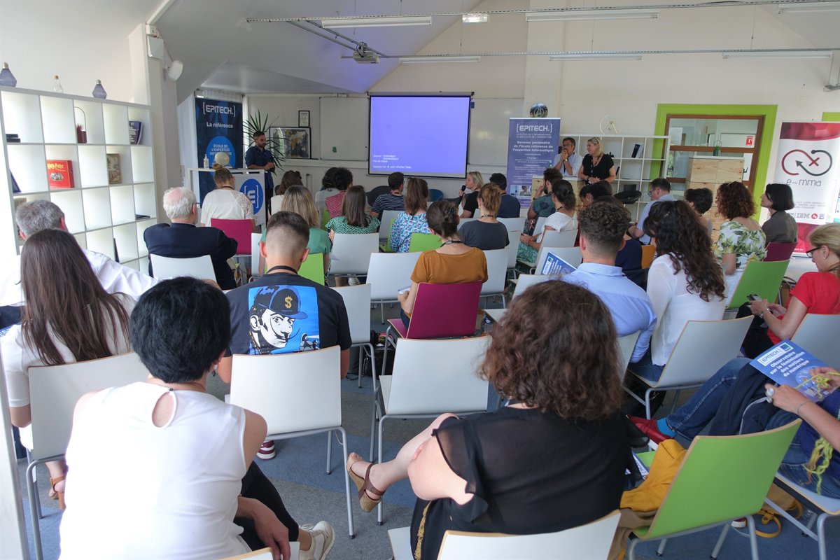 dimitry18's tweet photo. 👨‍💻👩‍💻 Observatoire sur la féminisation des métiers du numérique à #EpitechRennes. Membres de l’Éducation Nationale, entreprises, collectivités et assos étaient au rdv pour échanger sur la sous-représentation des femmes dans ce secteur. Merci aux participants et conférenciers 💻 https://t.co/X1ZQpOJdqM