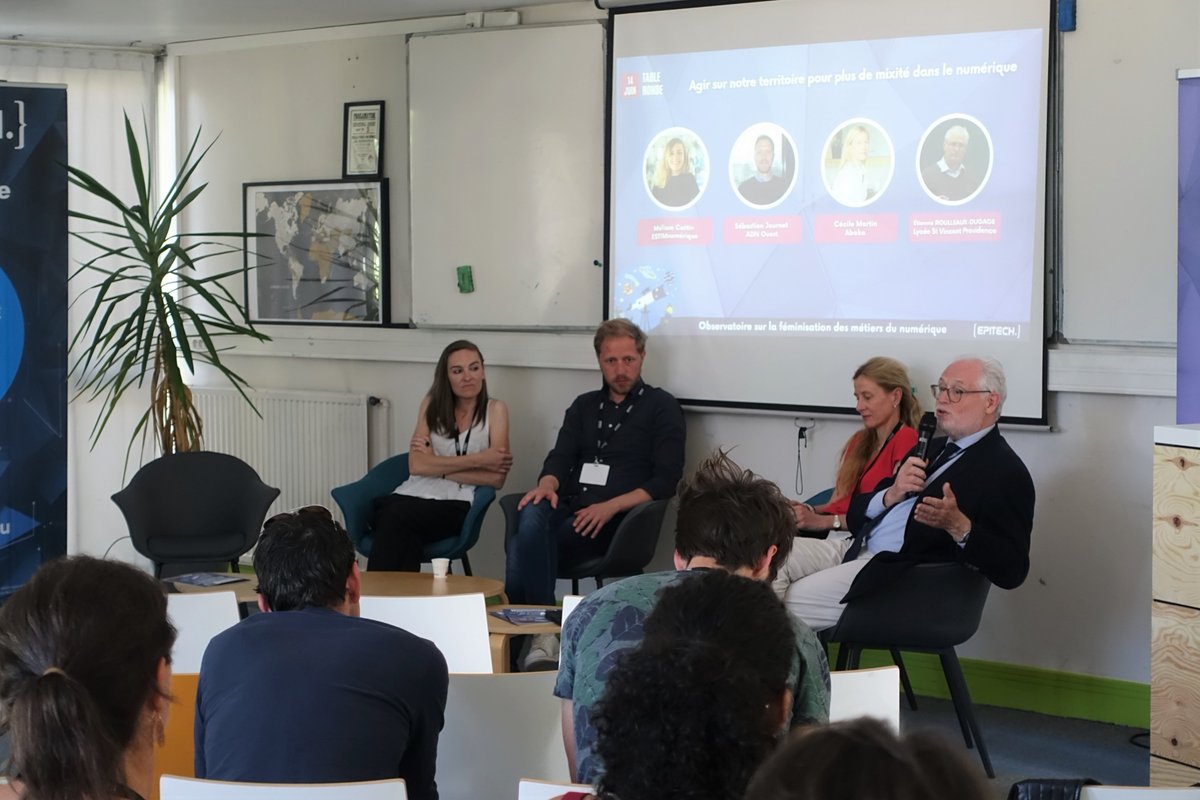 dimitry18's tweet photo. 👨‍💻👩‍💻 Observatoire sur la féminisation des métiers du numérique à #EpitechRennes. Membres de l’Éducation Nationale, entreprises, collectivités et assos étaient au rdv pour échanger sur la sous-représentation des femmes dans ce secteur. Merci aux participants et conférenciers 💻 https://t.co/X1ZQpOJdqM