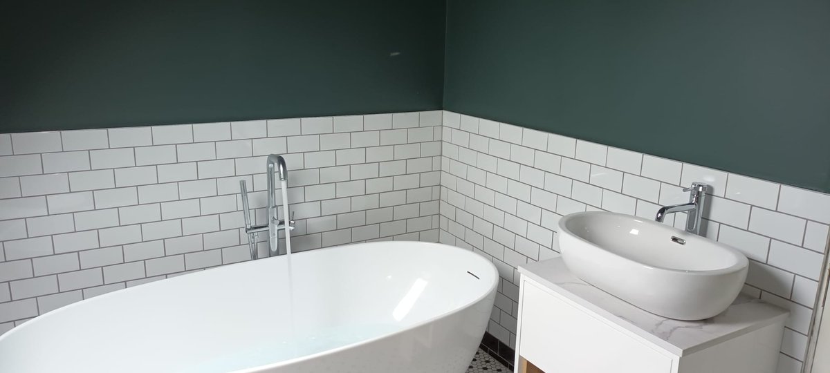 EboCork's tweet photo. "I love to read in bed, but because I have kids I'm often forced to read in the bathroom."

Are you planning your Bathroom Renovation? 

We are delighted with this recent Bathroom Renovation in Kinsale.

Call EBO Home Rescue on 021 234 8524 to discuss your Project. https://t.co/Spe3TPmlhm