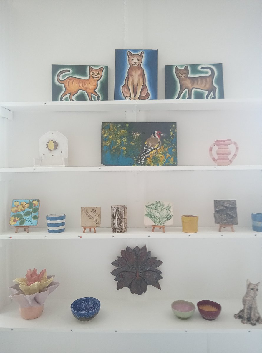 It was a fantastic start to our summer exhibition this weekend and thanks to everyone who came. Quite a few pieces are now "red-spotted", but there is still lots of amazing work available to purchase. We are open Tuesday to Thursday this week and again on Saturday 18th 11-5 pm.