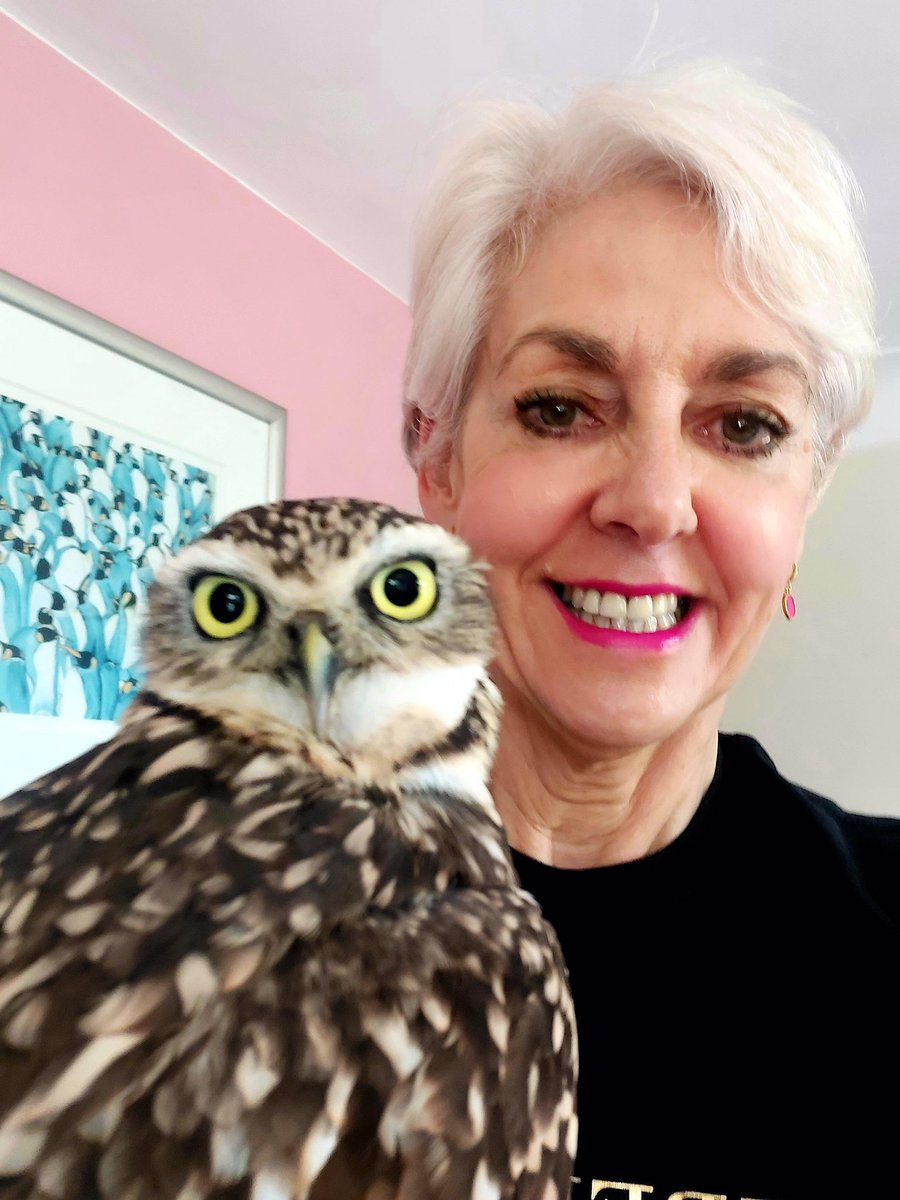burrowingbolt's tweet photo. I bought PA a very special t shirt @bowelbabe 🤗🦉🤗😘 #checkyourpoo #bowelcancer #boweldisease #dontbeembarrassed #speakout #checkyour💩 https://t.co/UhBqLB78h7