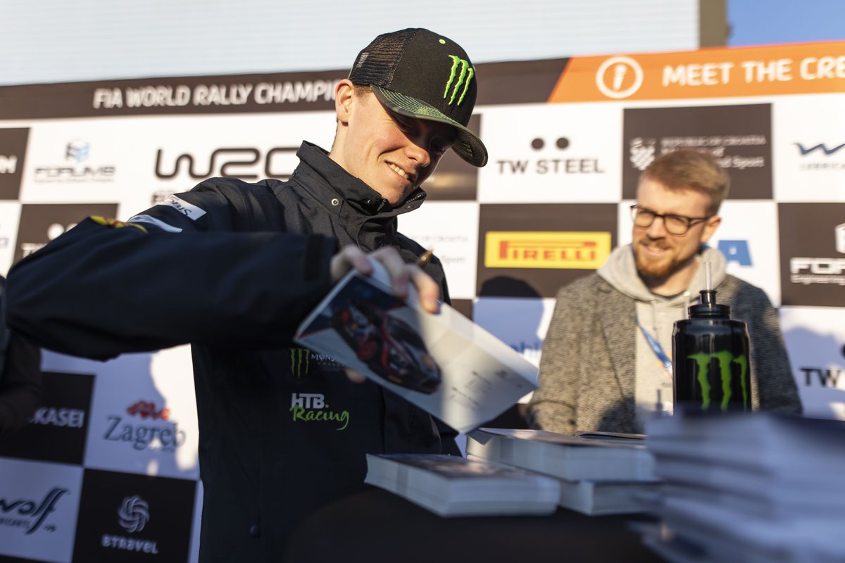 OliverSolberg01's tweet photo. On Sunday I'll be at the Hyundai Caetano Showroom in Nairobi to meet everyone, sign some autographs and take some pictures! 📸 If you want to come along, visit https://t.co/cjEooFHlDD - hope to see you there! 👌 https://t.co/61pm5N9eEe