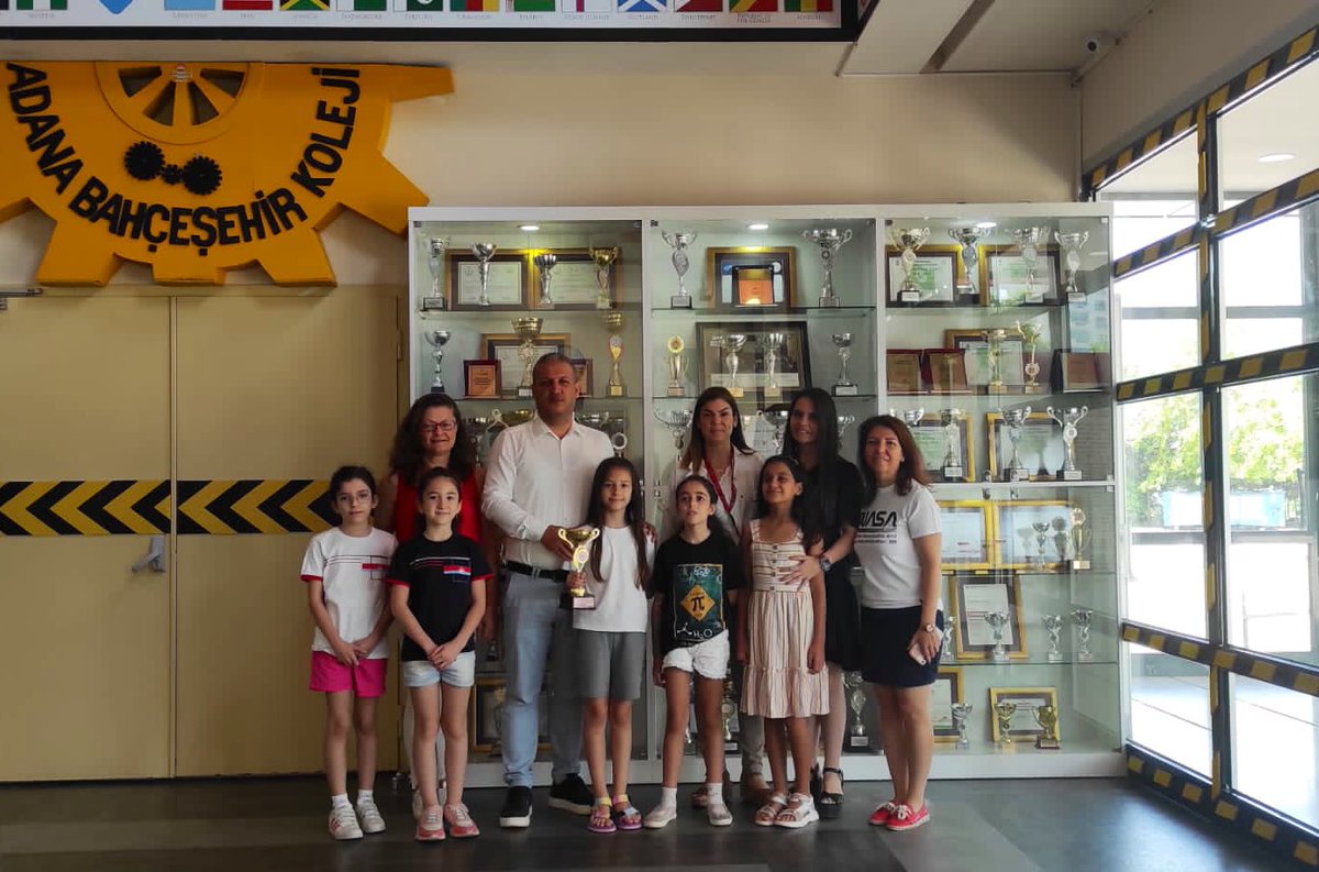 BAHCESEHIRADANA's tweet photo. Gençlik Spor İl Md., İl Milli Eğitim Md. ve İl Satranç Temsilciliği tarafından düzenlenen 2021-22 Minikler Okul Sporları Satranç Turnuvası’nda kız satranç takımımız A Kategorisinde Adana 🥉üncüsü oldu!
Öğrencilerimizi tebrik ederiz! ❤️💙 https://t.co/kRnOF9uUvS