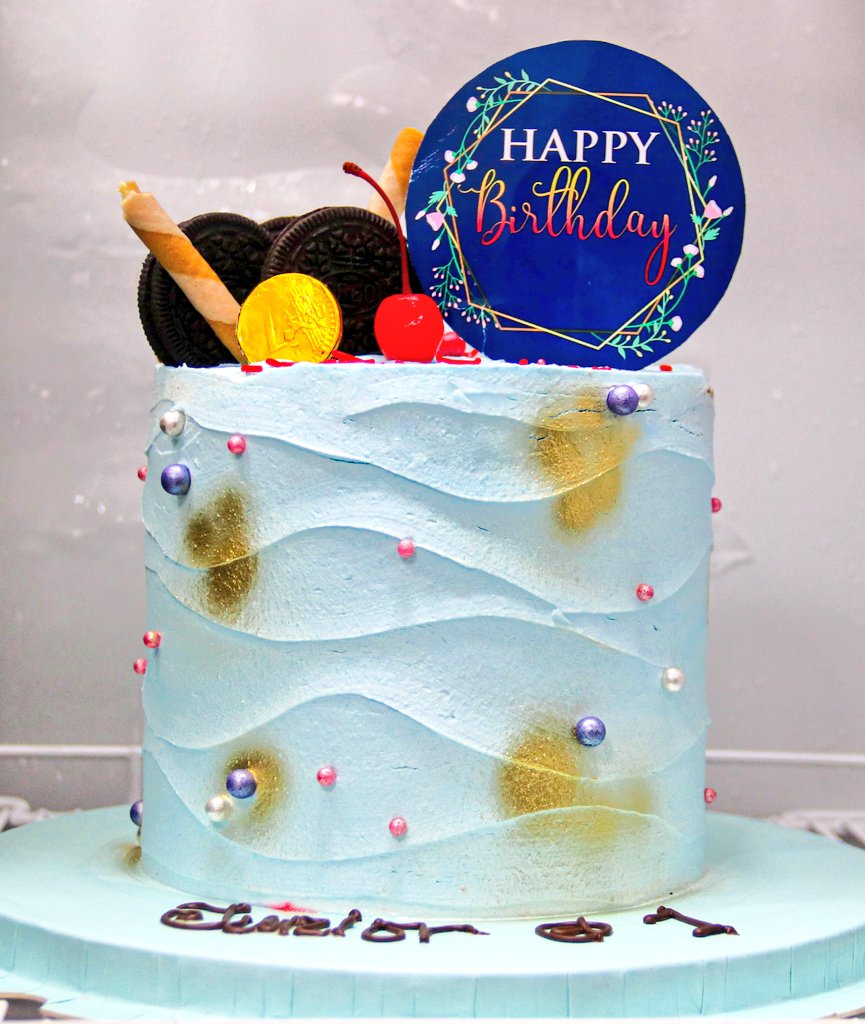 klassic_bites's tweet photo. Enjoy the bliss that comes with every moment. Best wishes from yours truly.😋
...feel the taste in every bite! #klassicbites😋 for orders or enquiries #Call or #WhatsApp 0555077589 #birthdaycake #baking #newpost #cake #cakes #happybirthday #bluecakes😋 https://t.co/NrXTN0iRW2