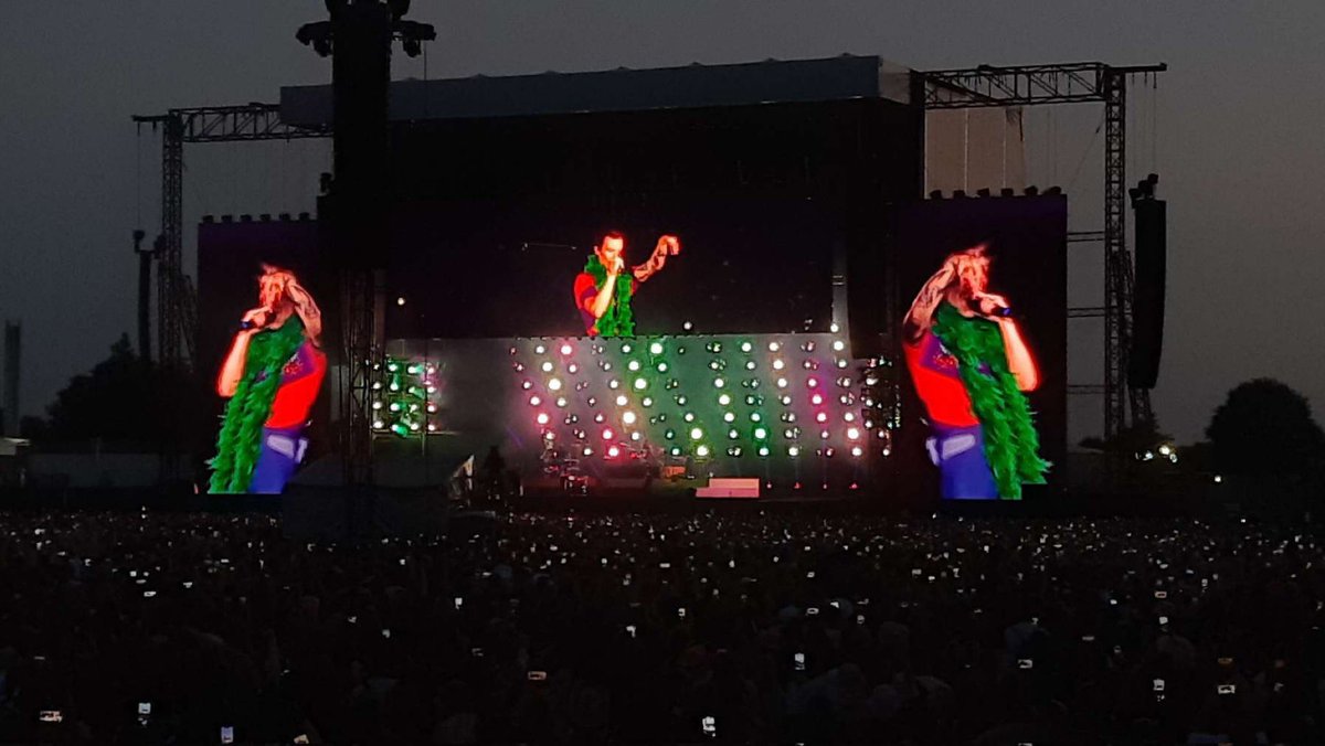HindleJazmyn's tweet photo. Had the most amazing night last night. Nothing can beat the feel of being in a stadium full of love.

Harry styles, you have my heart ❤️. 

@Harry_Styles #LoveOnTourManchester #LoveOnTour2022 #HarryStyles #harrystylesmanchester #HarrysHouse https://t.co/dQ0Xt7wtyk