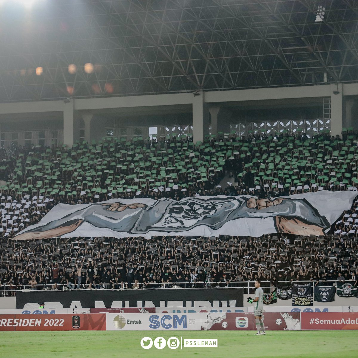 PSSleman's tweet photo. Energi untuk para penggawa sepanjang laga ✊🦅

#PSS #UnityForOurGlory #PialaPresiden #PersitaVsPSS #PSSday https://t.co/m8owY7VKse