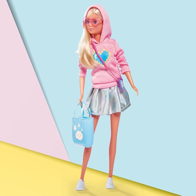 UKMumstv's tweet photo. Comp No.2 is for a chance to #win a #SteffiLove Pastel Fashion doll. To be in with a chance of winning, RT&amp;FLW and tell us … who is it you’d love to win this doll for? You have 7 mins to enter this comp! https://t.co/KgQJtzLeZ2