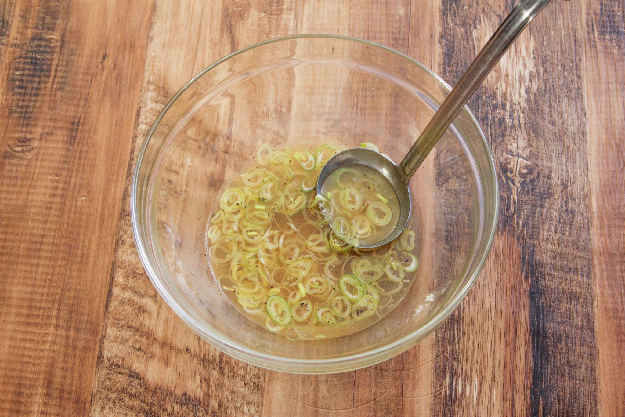 お店のようなつけ麺に仕上がる？！簡単でお手軽な、焼きそば麺のアレンジレシピ！