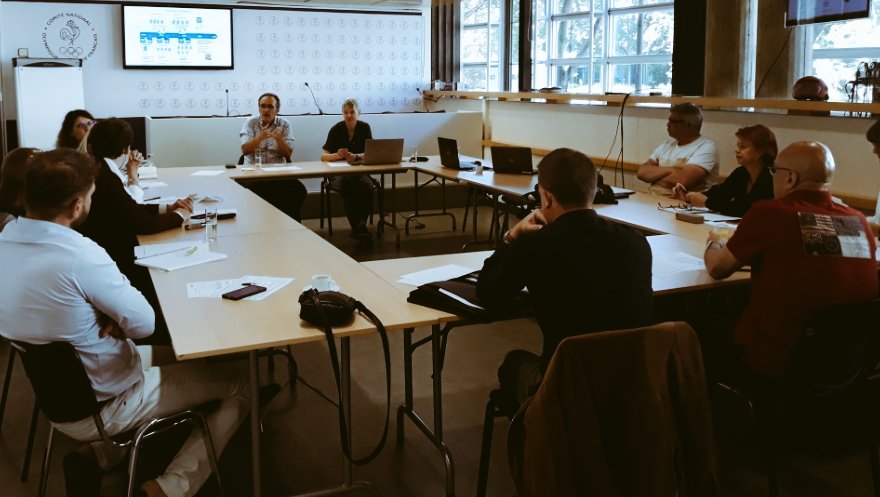 9eme Session de formation au #CNOSF @FranceOlympique sur le thème du sport santé, prévention, sport sur ordonance avec @alexandrefeltz @martine_duclos pic.x.com/j8b7ipcara