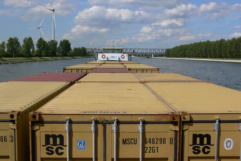 Actief in (agro-)#logistiek, #distributie of intermodale oplossingen en wil je weten welke duurzame vernieuwingen voor jouw bedrijf de oplossing zijn? Van 5 t/m 7 oktober in #Padua opnieuw de Green Logistics Expo plaatsvinden. <a href="/Agri_Italie/">LAN Rome</a> ow.ly/93y850Jz3Gm