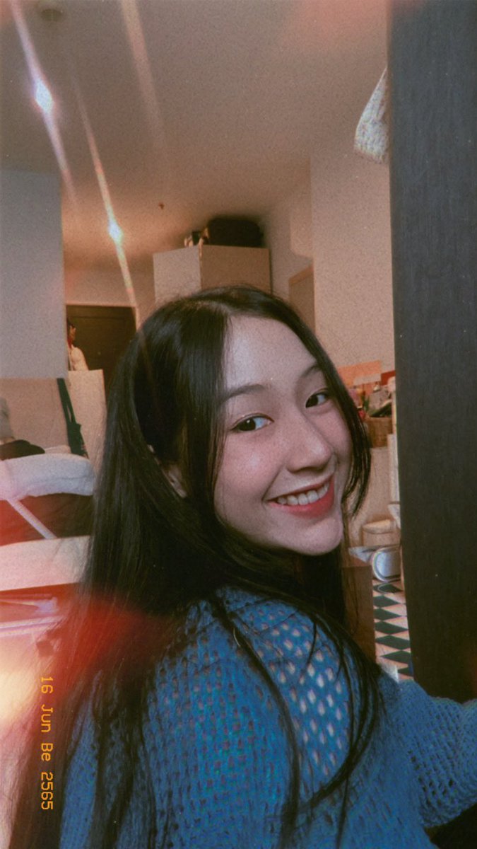 NavyO_O's tweet image. ทุกคนนี่คือฟีลเตอร์ไอจีฟีลกล้องฟิล์มแถมแต่งหน้าให้เราด้วย ไปโหลดๆดือมาก;—;