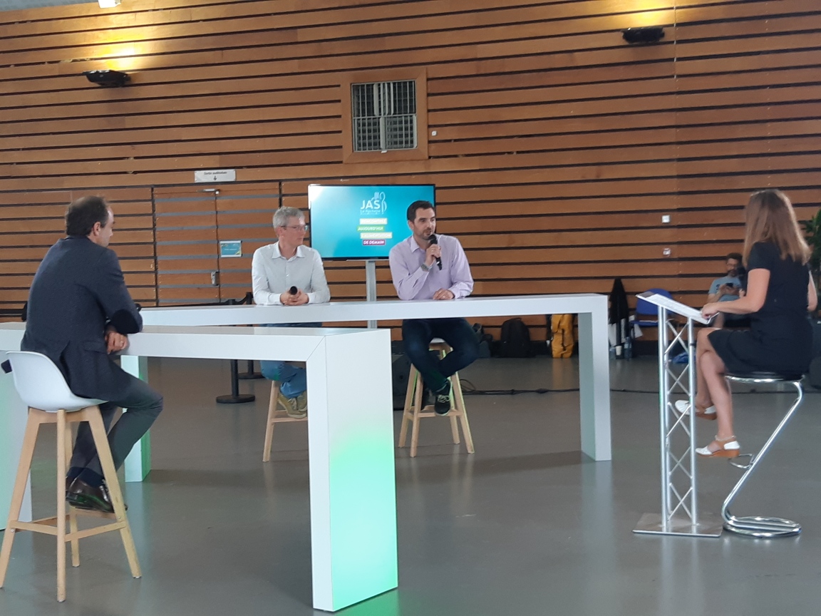 ctcpa_cti's tweet photo. 👉 Des news des #JAS 📍 La Rochelle

🗣️ Venez écouter David ALLAIN, notre chef de projet #emballage en conférence sur les emballages écologiques ♻️ et discuter avec nos spécialistes de vos projets ! 

#innovation #nutrition #emballage #avenir #ecologie #LR https://t.co/gpTKwrn1l1