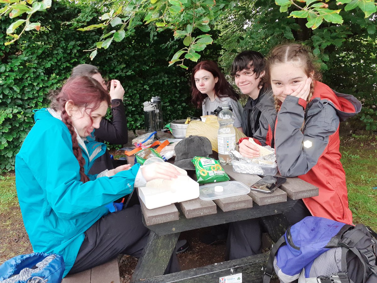 StMoDofE tweet media