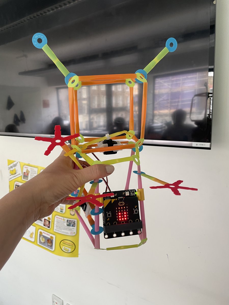 fayenicole's tweet photo. I've loved collaborating with the Science team on this Grade 6 Circuits and Coding unit - they've been designing companion robots for lonely people using @strawbees and @microbit_edu! #STEAM #Makerspace  🤖 https://t.co/14sECBeSgQ