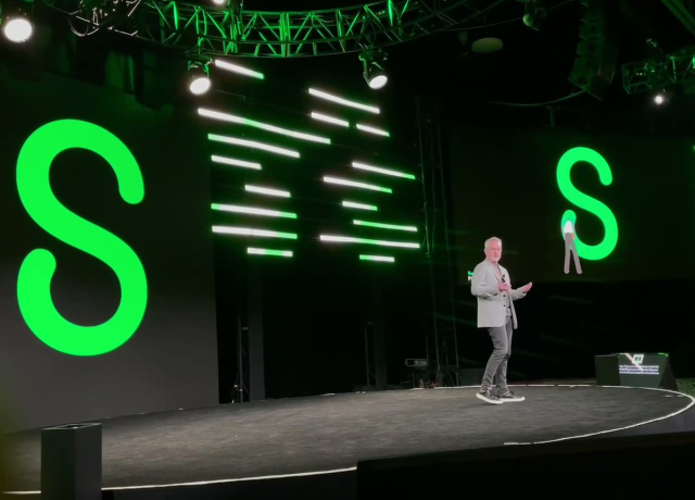 Bizcat1's tweet photo. Our Chief Technology Officer, @AaronRHarris, takes to the #SagePartnerSummit stage to explain how our new brand aligns with our #technology strategy ๐ #BuildConnectDeliver https://t.co/2qWPxt5SGa https://t.co/Bet9INVidV