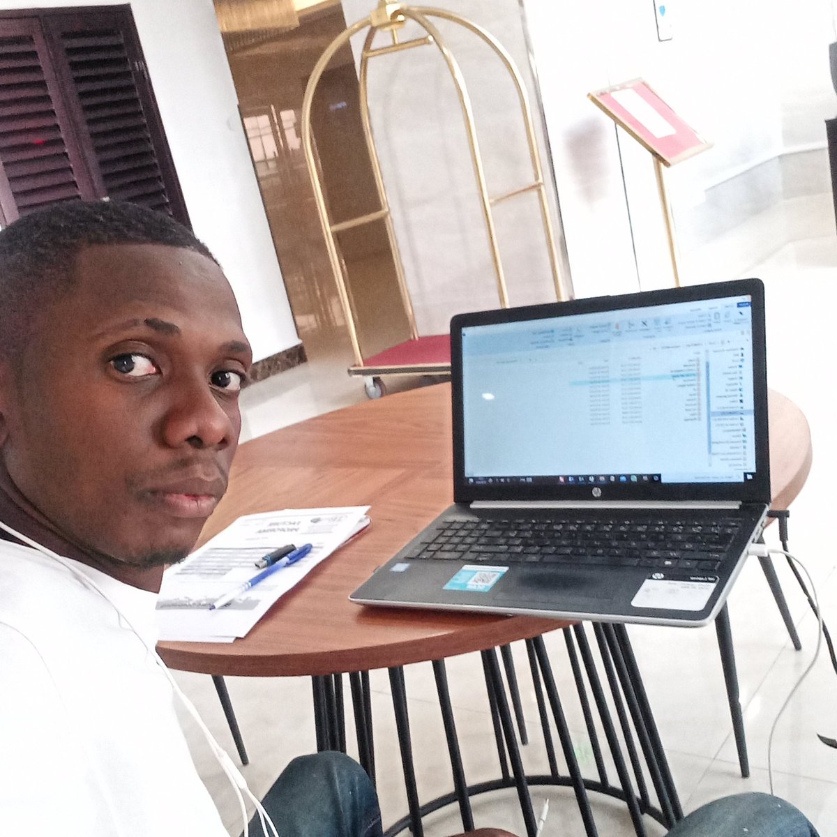 InseparableGed's tweet photo. #NouvellePhotoDeProfil
Jamais sans mon talent, #EntPro détermine la concrétisation #blackhard_consulting #kongogreen #KGFood #GAD ... https://t.co/qq6Xg1YI5k