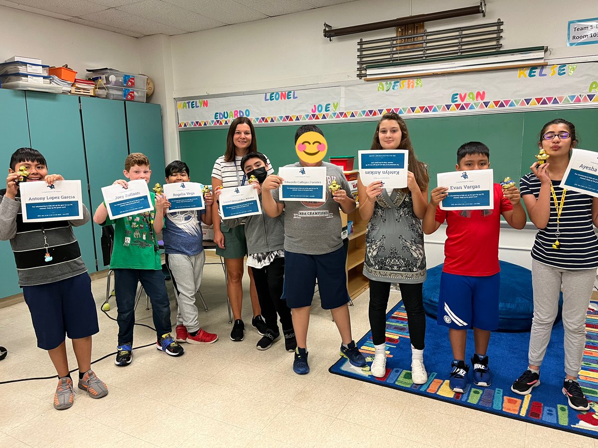 MissSenneca's tweet photo. Thank you to our gym teachers for working with our class this year! Each week students got to help set up the gym equipment while practicing following directions and working together! @FrsdMrsQ @Ms_K_frsd @CoachCFRSD @IbachMr @RFIShuskies https://t.co/MuIjMbUBgJ