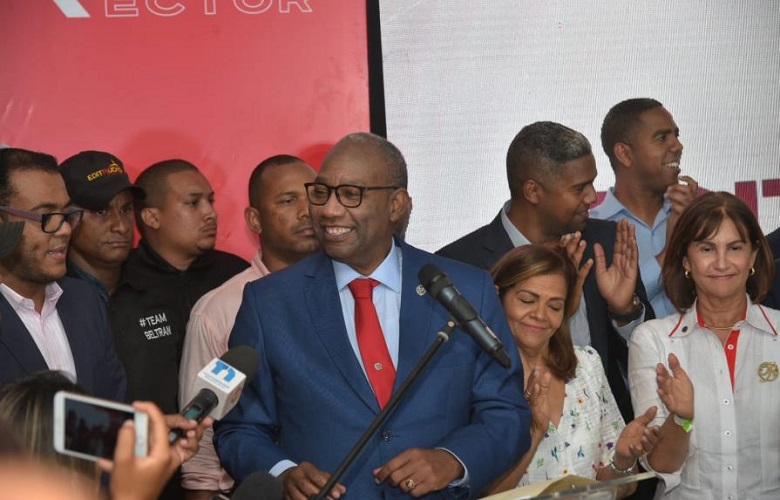 Buenos día este jueves celebramos el Día de Corpus Christi, así mismo el trinfo del maestro Editrudis Beltrán, una persona integra, respetuosa y un gran profesional que dirigirá la alta casa de estudios "Primada de América" produciendo las transformaciones necesarias. Felicidades