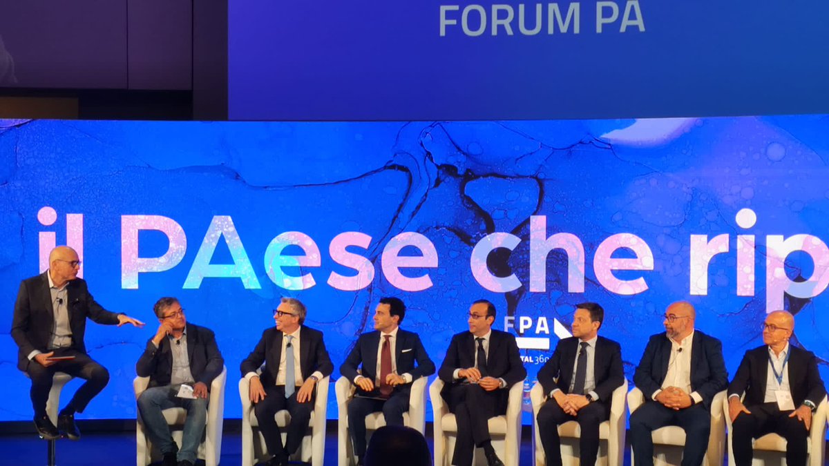 INPS_it's tweet photo. .@Caridivincenzo a @FPA_net: "Il Consulente #Digitale è stato molto apprezzato. I cittadini a volte non conoscono tutti i loro diritti e questo esperimento, basato inizialmente su un nucleo ristretto di 700 mila pensionati, si è rivelato positivo".
#InpsInnova #ConsulenteDigitale https://t.co/FDvI6AVjOQ