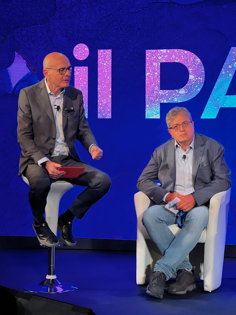 INPS_it's tweet photo. .@Caridivincenzo a @FPA_net: "Il Consulente #Digitale è stato molto apprezzato. I cittadini a volte non conoscono tutti i loro diritti e questo esperimento, basato inizialmente su un nucleo ristretto di 700 mila pensionati, si è rivelato positivo".
#InpsInnova #ConsulenteDigitale https://t.co/FDvI6AVjOQ