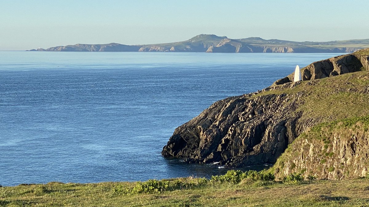 Porthgain showing off it’s best #quaywall #jumpin #dipsatdusk #fishandchips #quayside #summer <a href="/Falcon_Boats/">Falcon Boats</a> <a href="/visitwales/">Visit Wales 🏴󠁧󠁢󠁷󠁬󠁳󠁿</a> <a href="/TwrYFelin/">Twr y Felin Hotel</a> <a href="/YnysBarry/">Ynys Barry</a> <a href="/HLightsGallery/">HarbourLightsGallery</a> <a href="/GroveNarberth/">Grove of Narberth</a> @food_mag <a href="/waitrose/">Waitrose & Partners</a>