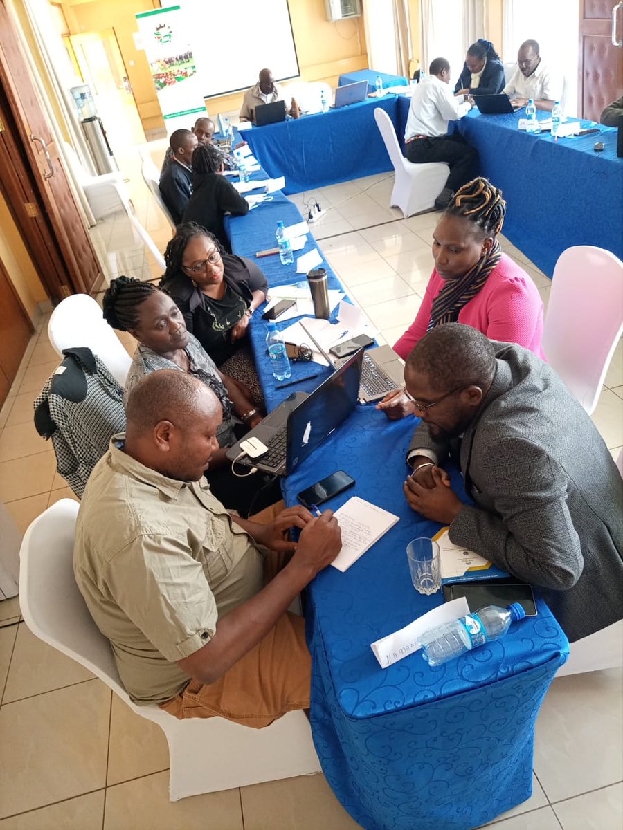 Group exercise on Energy, water and waste management <a href="/KICDKenya/">KICD</a>. #SMEs should identify training needs and train their staff to ensure competence in the efficient use of energy &amp; water. With support from 
<a href="/giz_gmbh/">GIZ</a> 🇰🇪
#BusinessScoutsforDevelopment