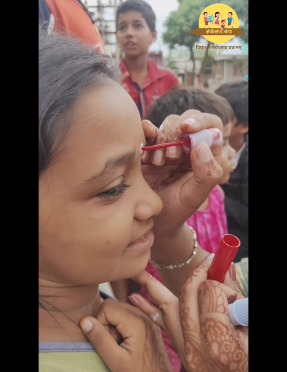 Aapkahrudananda's tweet photo. This year we @shiksha_alok Family celebrated Raja festival with the slum children's at our Shiksha Alok Kendra, Bhubaneswar. As we had promised to celebrate all festivals with these purest souls.  Along with academic, skill development also celebrating each festivals with the ✨ https://t.co/GInv95ATYk