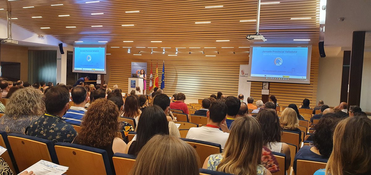 Dos maestras de nuestro centro asisten a la I Jornada Provincial de la Mejora de la Competencia Digital Educativa #CompDigEdu_VA <a href="/cfievalladolid/">CFIE VALLADOLID</a> #porunaeducacionconectada