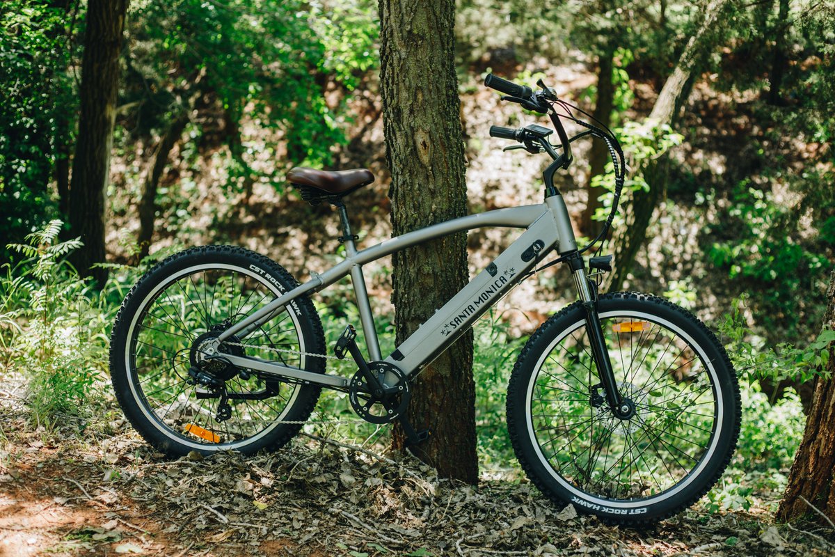 NaktoE's tweet photo. #Nakto #naktoebikes #ebikestore #santamonica #fattire
Nakto Santa Monica: 500W motor, LCD-861, 5-level pedal assist, full twist throttle, Shimano brake.
High-quality parts, fast speed, beautiful appearance. https://t.co/bse3Hc0kpW