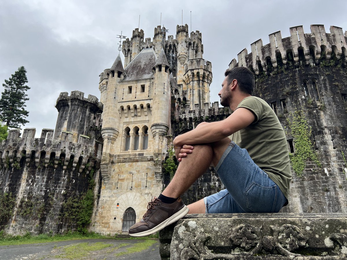 CronicoViajero's tweet photo. No voy a decir nada que no sepáis, pero es que el País Vasco es espectacular. Una costa exuberante, castillos, montañas, gastronomía…la cantidad de atractivos que aglutina en su territorio es tan diversa como fascinante. 🏰🌅🍷 #VisitEuskadi #BasqueRoute @i_Euskadi https://t.co/vJpgwhcJQI