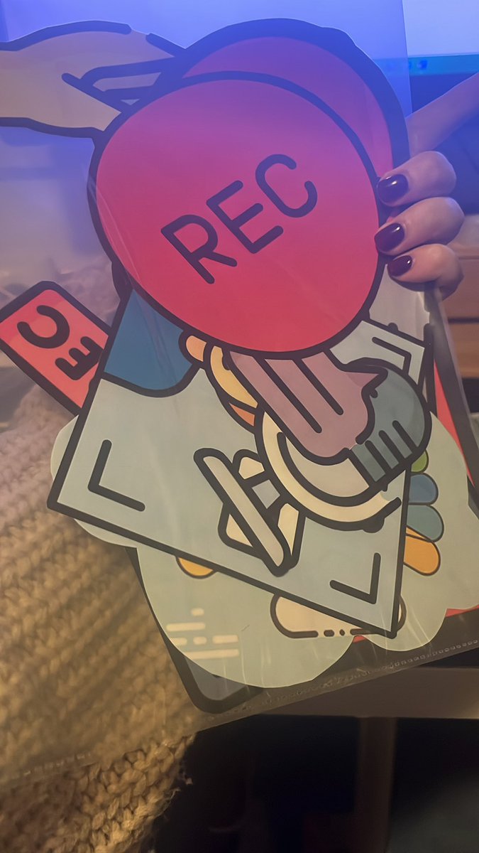 Zoe Ida 🍏 tweet media