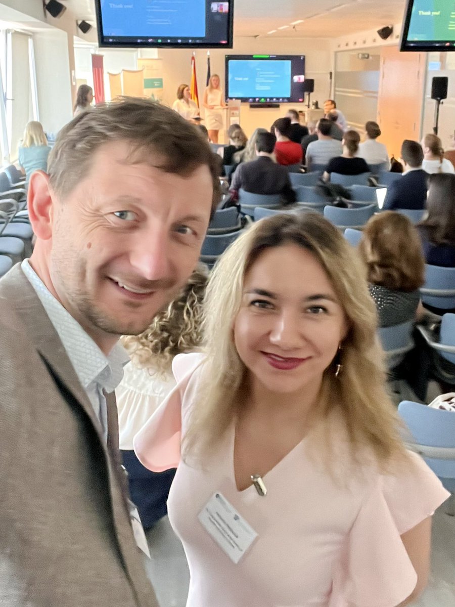 TomaszPoprawka's tweet photo. Busy week, packed agenda, but finally meeting with colleagues across BXL👍
Together with #YevheniiaPolishchuk of @RMU_Ukraine we joined @YERUN_EU & @LinkEDURES conference on #jointcollaborations in #PhDprogrammes.
Thanks @SilviaY_SGR for invitation and congrats on the event👏 https://t.co/2E2Ksv2D8F