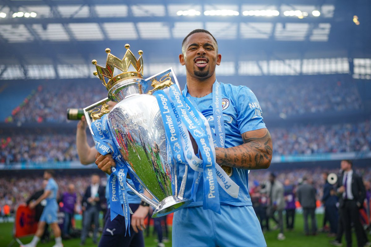 thecitycentral's tweet photo. Arsenal are reportedly expected to hold crunch talks with #ManCity today (16/06) in a bid to tempt Gabriel Jesus into joining them at the Emirates after keeping tabs on the striker ever since Pierre-Emerick Aubameyang's departure in January.

[@caughtoffside via @Daily_Express] https://t.co/GnuXruGCcJ